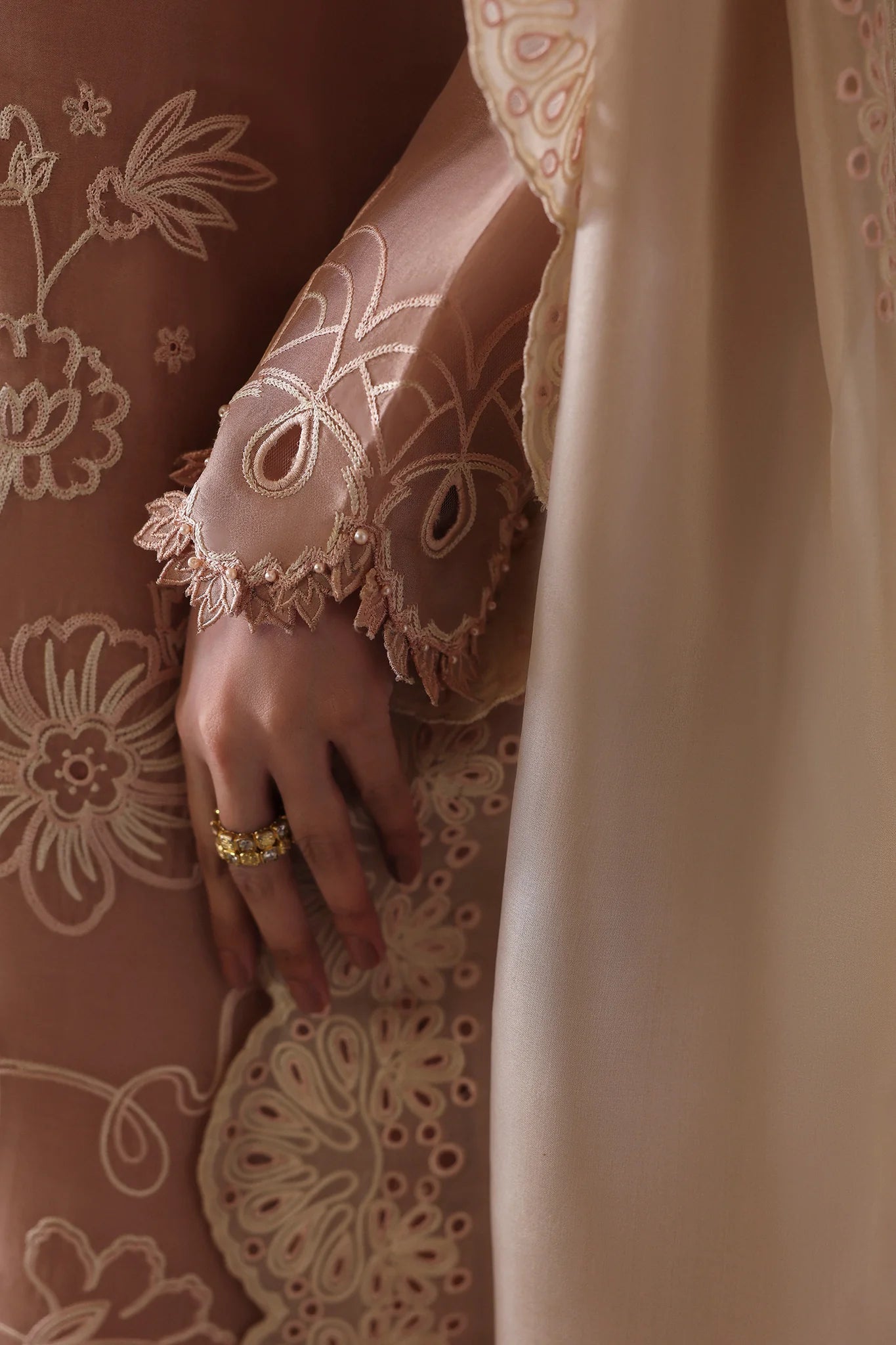 Avaia Premium Luxury Women Dress – Best Selling Designer Outfit for Stylish Lifestyle